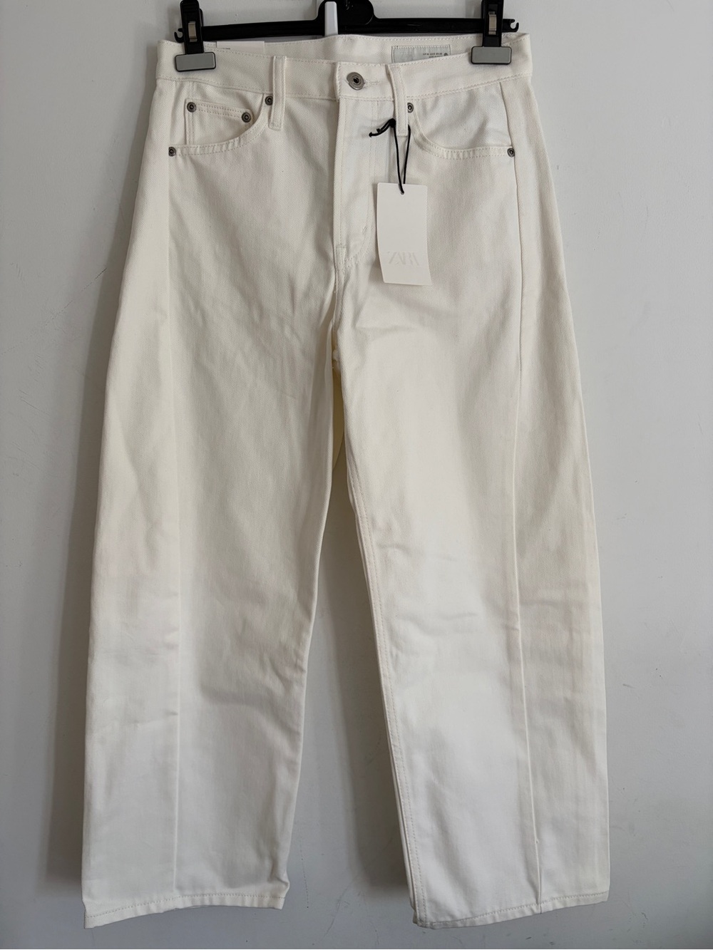Zara Women’s Barrel Leg White Jeans